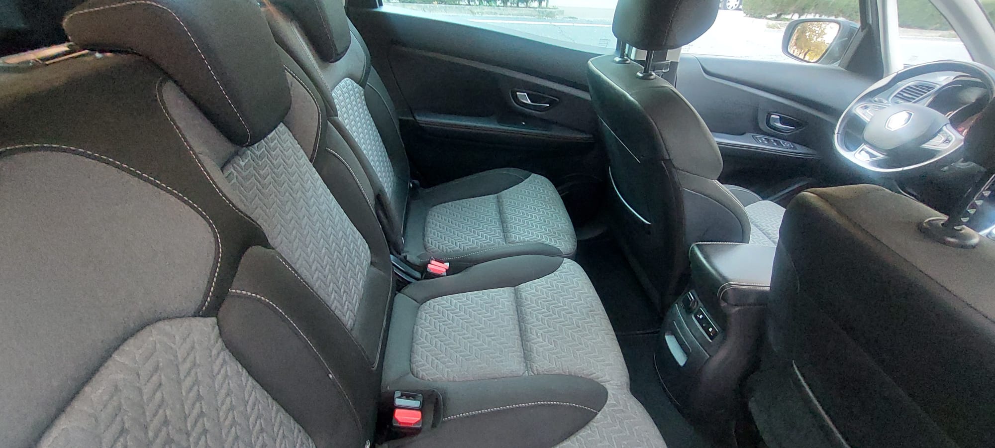 Renault Grand Scenic 1.3 TCE 140CV foto 8